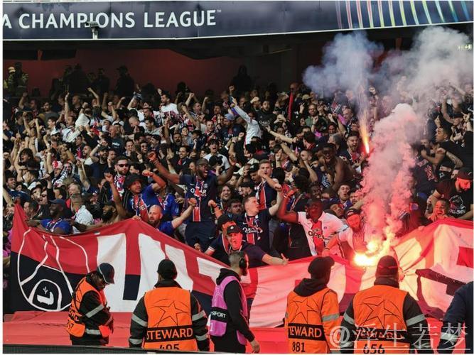 阿森纳0-1负巴黎 梅里诺进球被吹登贝莱闪光 阿森纳0-1负巴黎 梅里诺进球被吹登贝莱闪光